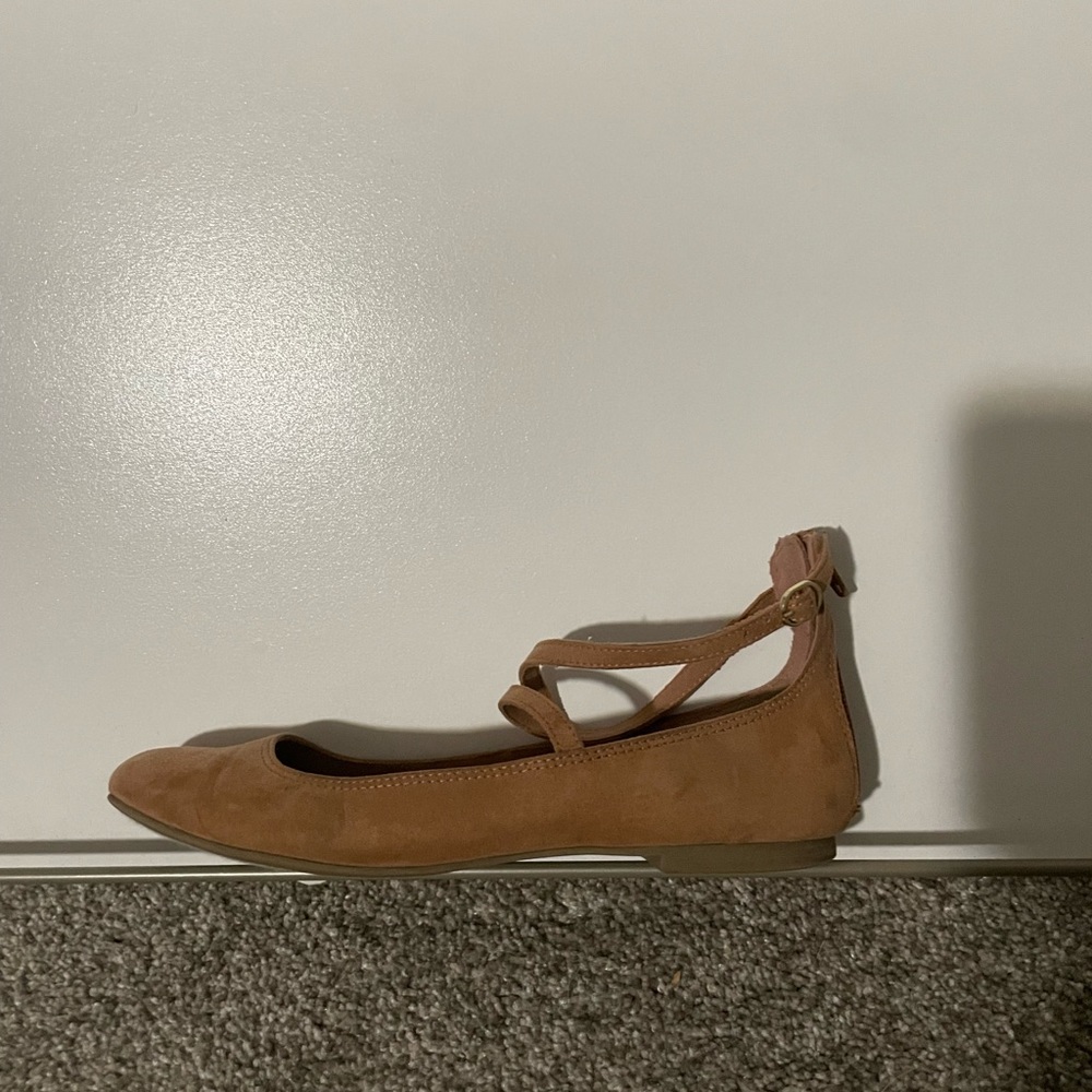 Criss-Cross Strap Tan Flats